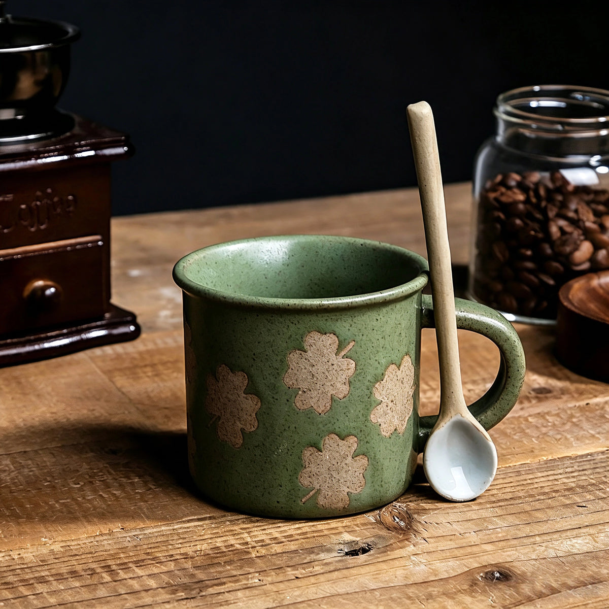 This vintage rough‑ceramic coffee mug comes in two styles, featuring a muted green speckled glaze full of rustic charm. One version is decorated with delicate four‑leaf clover patterns, while the other adopts a two‑tone color‑block design. It is ideal for enjoying coffee, tea, and daily hot drinks.